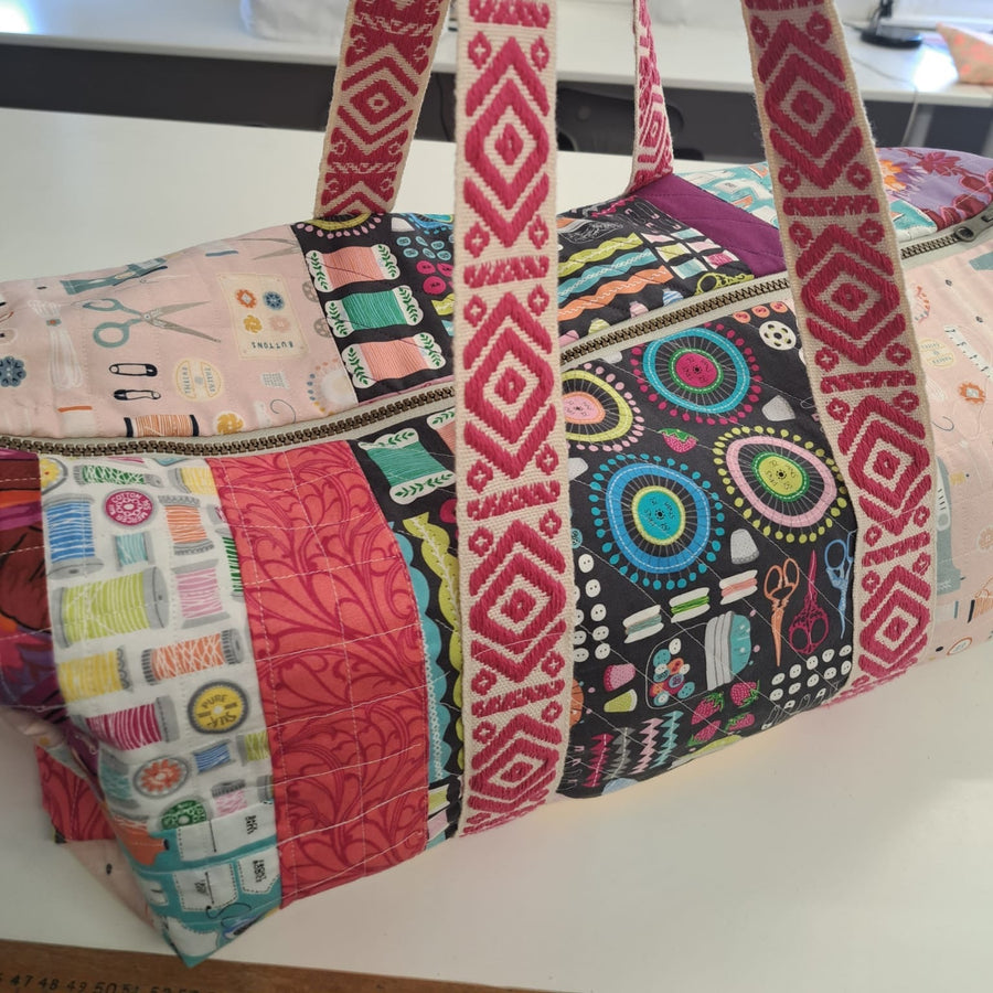 ALL DAY SEWING  - QUILTED DUFFLE BAG