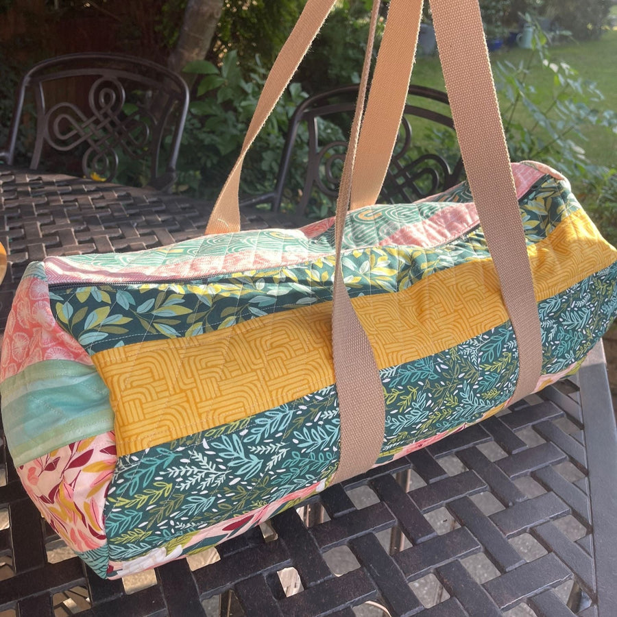 ALL DAY SEWING  - QUILTED DUFFLE BAG